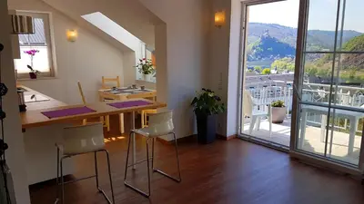 Ein allgemeiner Bergblick oder ein Berglick von der Ferienwohnung aus