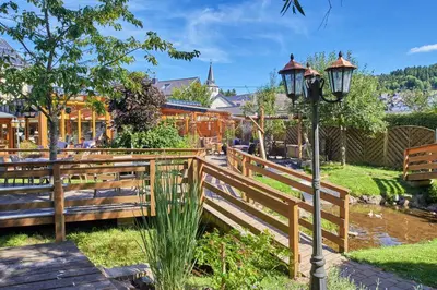 Ein Garten an der Unterkunft Hotel Am Eifelsteig