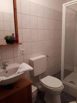 Ein Badezimmer in der Unterkunft Herberg Die alte Schleuse