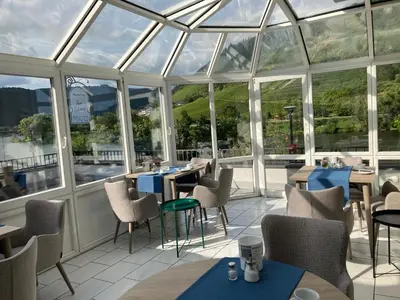 Ein allgemeiner Bergblick oder ein Berglick von der Pension aus