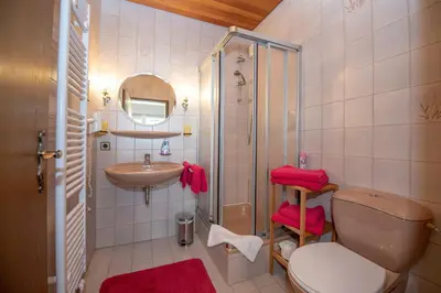 Ein Badezimmer in der Unterkunft Ferienwohnungen am Matthiasturm