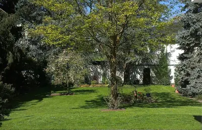 Ein Garten an der Unterkunft Apartment Oberwerth