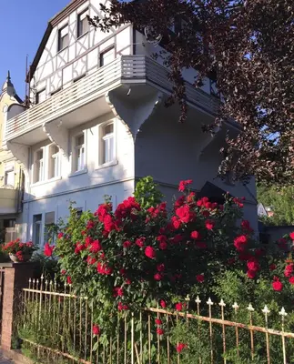 Das Gebäude in dem sich die Ferienwohnung befindet