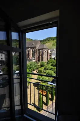 Ein allgemeiner Bergblick oder ein Berglick von der Ferienwohnung aus