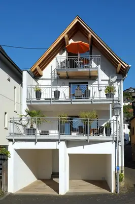 Ein Balkon oder eine Terrasse in der Unterkunft moselferienwohnungen-uerzig