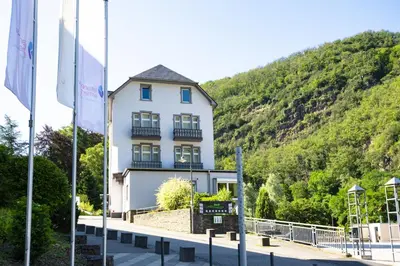 Ein allgemeiner Bergblick oder ein Berglick von des Ferienhauses aus