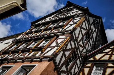 Das Gebäude in dem sich das Ferienhaus befindet