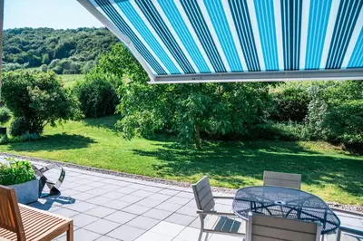 Ein Garten an der Unterkunft Roussel Hotel Restaurant