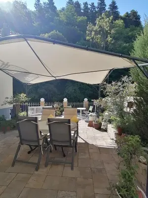 Ein Garten an der Unterkunft Moni's Ferienwohnung