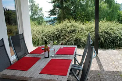 Ein Garten an der Unterkunft Landhaus Seeblick