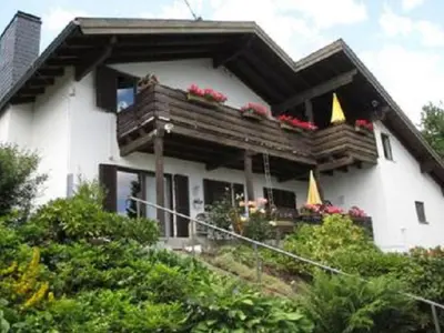 Ein Garten an der Unterkunft Fewo Beate Gensich