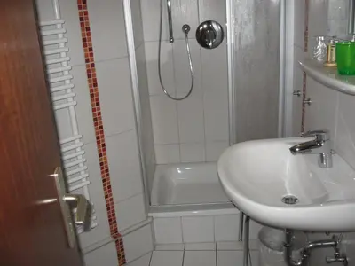Ein Badezimmer in der Unterkunft Pension Haus Ursula