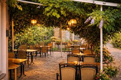 Ein Garten an der Unterkunft Hotel Café Post