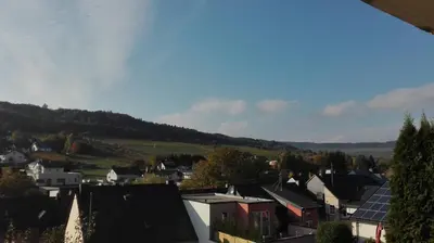 Ein allgemeiner Bergblick oder ein Berglick von der Ferienwohnung aus
