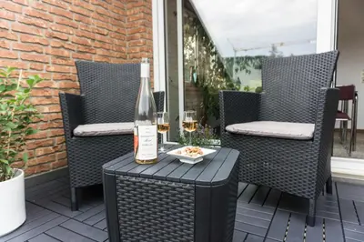Getränke in der Unterkunft Moderne 70 qm Wohnung mit großer Dachterrasse