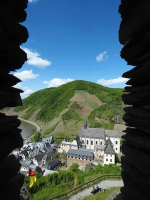 Ein allgemeiner Bergblick oder ein Berglick von der Ferienwohnung aus