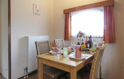 Getränke in der Unterkunft 2 Bedroom Awesome Home In Gerolstein