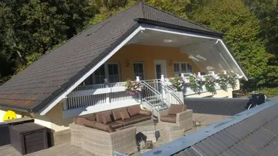 Ein Balkon oder eine Terrasse in der Unterkunft Im Corveyer Wäldchen