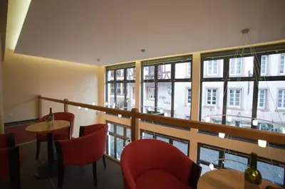 Ein Restaurant oder anderes Speiselokal in der Unterkunft Weingut & Gästehaus Schmitz-Bergweiler