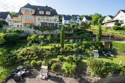 Ein Garten an der Unterkunft Hotel Pistono