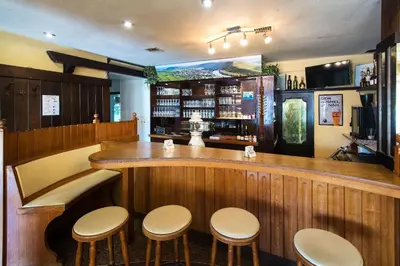 Lounge oder Bar in der Unterkunft Hotel Weinhaus Weis