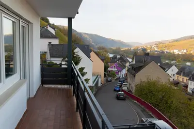 Ein allgemeiner Bergblick oder ein Berglick von der Ferienwohnung aus