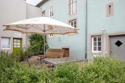 Ein Garten an der Unterkunft Nengshof Ferienhaus Gänseblümchen