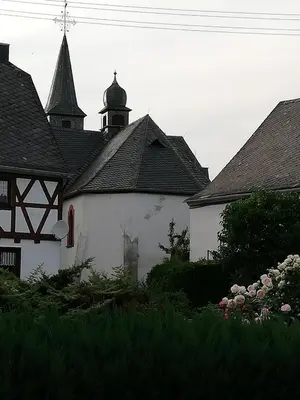 Das Gebäude in dem sich das Ferienhaus befindet