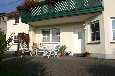 Das Gebäude in dem sich die Ferienwohnung befindet
