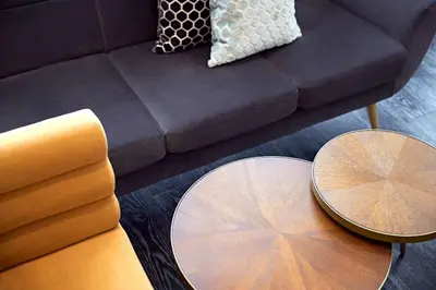 Ein Sitzbereich in der Unterkunft Nürburgring Motorsport Hotel
