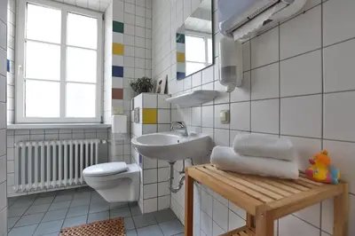 Ein Badezimmer in der Unterkunft Kolping Hostel Trier im Warsberger Hof