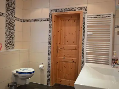 Ein Badezimmer in der Unterkunft Spacious Eifel Escape