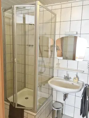 Ein Badezimmer in der Unterkunft Gästehaus Doll