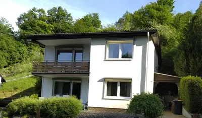 Das Gebäude in dem sich die Ferienwohnung befindet
