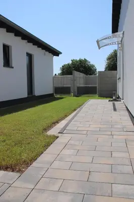 Das Gebäude in dem sich das Ferienhaus befindet