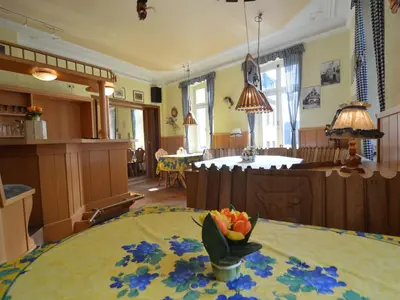 Ein Sitzbereich in der Unterkunft Urzig Heritage Riverside Stay