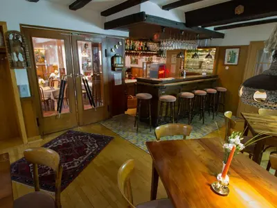 Lounge oder Bar in der Unterkunft Hotel Zur Post