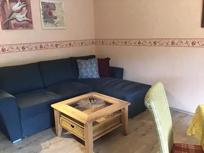Ein Sitzbereich in der Unterkunft Ferienwohnung Sonnenlay