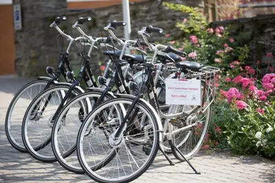 Radfahren an der Unterkunft Hotel Im Schulhaus oder in der Nähe