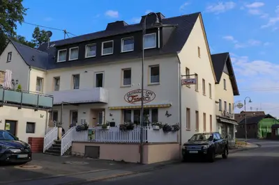 Das Gebäude in dem sich das Bed & Breakfast befindet