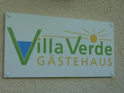 Ein Zertifikat, Auszeichnung, Logo oder anderes Dokument, das in der Unterkunft Gästehaus VillaVerde ausgestellt ist