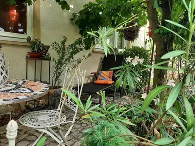 Ein Garten an der Unterkunft Ferienwohnung Burgzauber