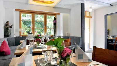 Ein Sitzbereich in der Unterkunft Hotel Restaurant Onkel-Otto