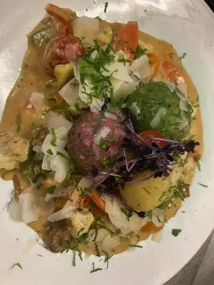 Essen im Hotel oder in der Nähe