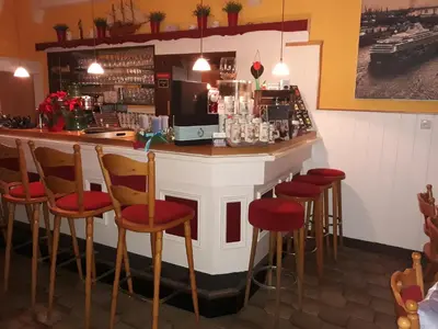 Lounge oder Bar in der Unterkunft Rathausschenke Münstermaifeld