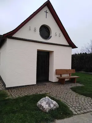 Das Gebäude in dem sich das Ferienhaus befindet