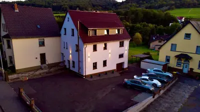 Das Gebäude in dem sich die Ferienwohnung befindet
