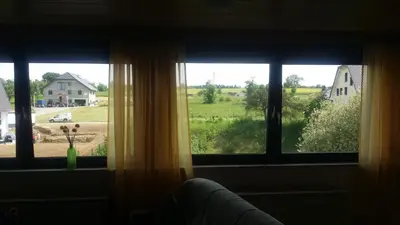 Ein Garten an der Unterkunft Ferienwohnung Am Frankenbach