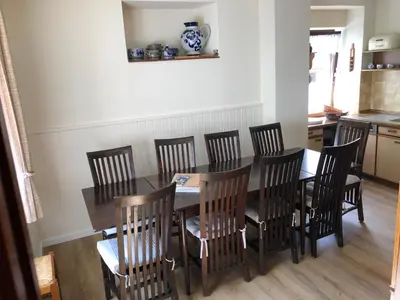 Ein Sitzbereich in der Unterkunft vakantiehuismoezel