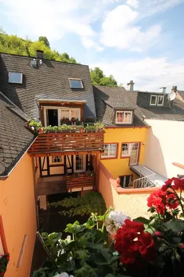 Das Gebäude in dem sich die Ferienwohnung befindet